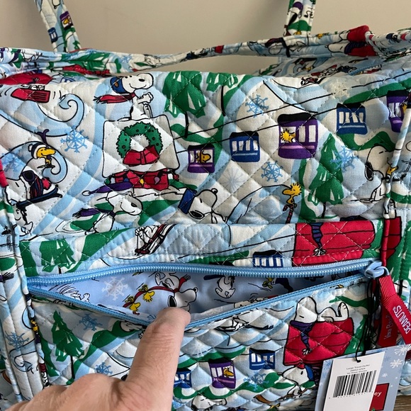 Vera Bradley large duffle snoopy ski slope NEW - Picture 7 of 12